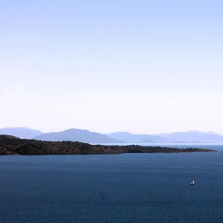 Thomas Sea View Apartment Gimari