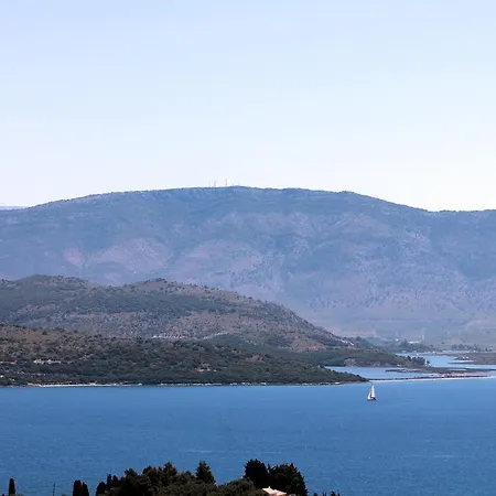 Thomas Sea View Gimari