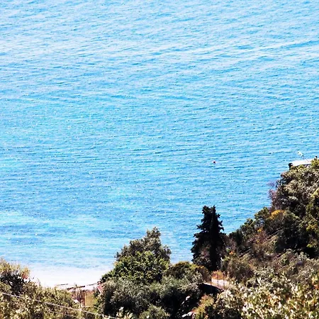 Thomas Sea View Apartment Gimari